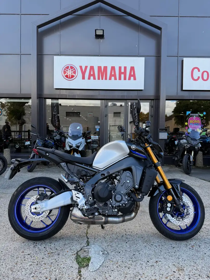 Yamaha MT-09 Gris - 2