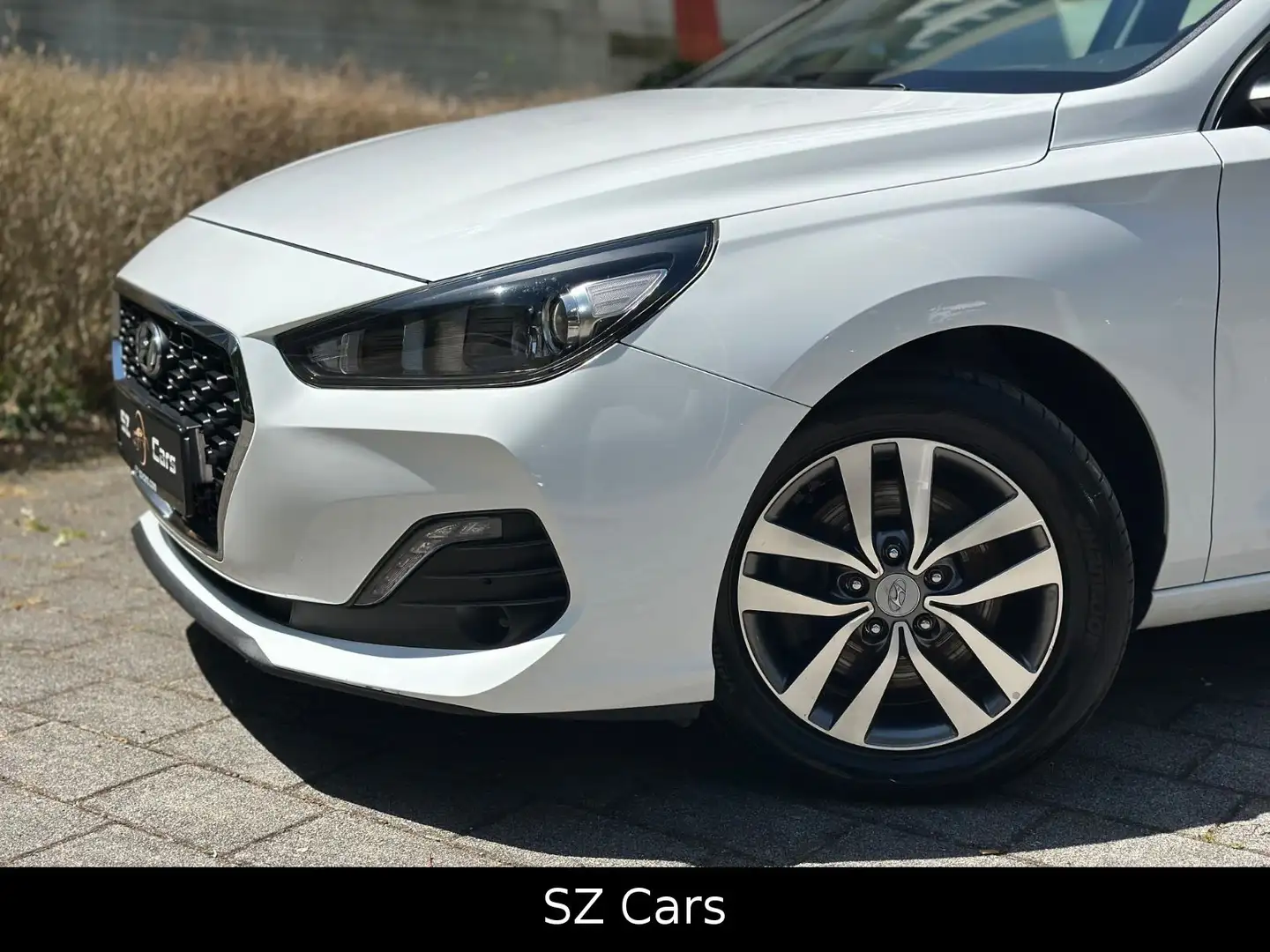 Hyundai i30 Fastback Trend*KAMERA*PDC*LED Wit - 2