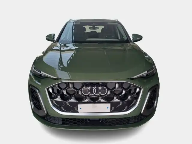 Audi Q5 view 2