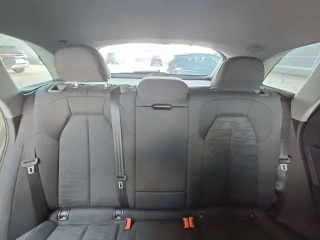 Audi Q5 view 11