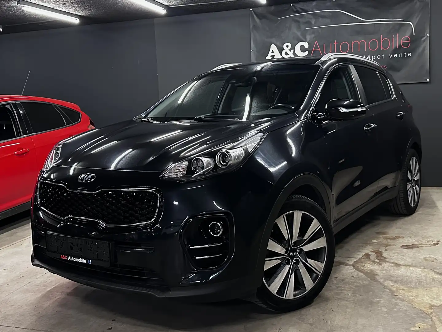 Kia Sportage 1.7 CRDi 2WD Zwart - 1