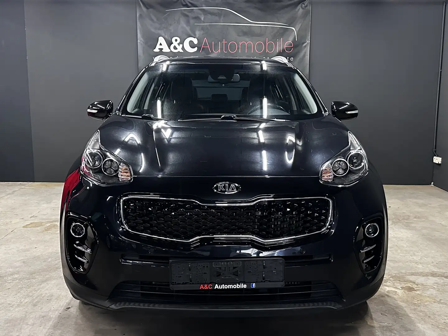 Kia Sportage 1.7 CRDi 2WD Zwart - 2