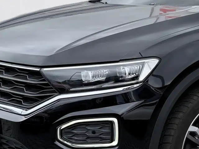 Volkswagen T-Roc view 2