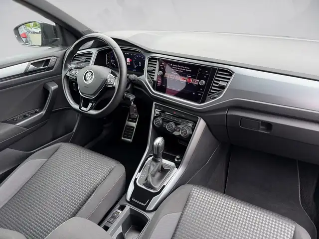 Volkswagen T-Roc view 15