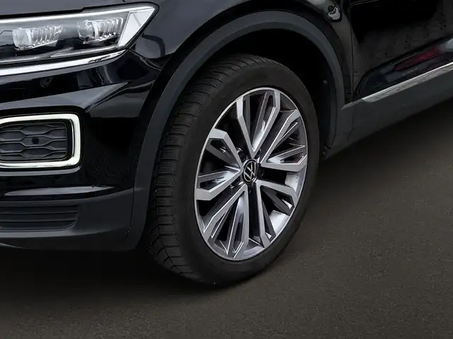 Volkswagen T-Roc view 3