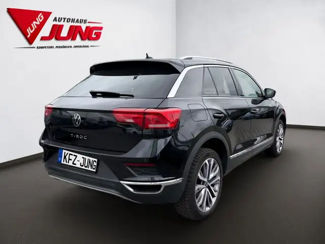Volkswagen T-Roc view 9