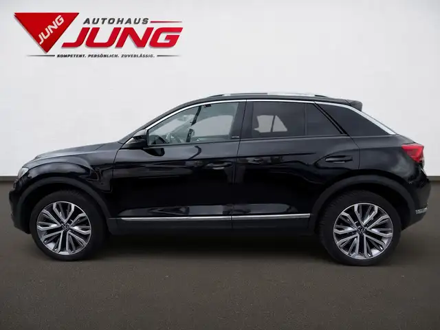 Volkswagen T-Roc view 4