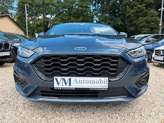 Ford Mondeo view 2
