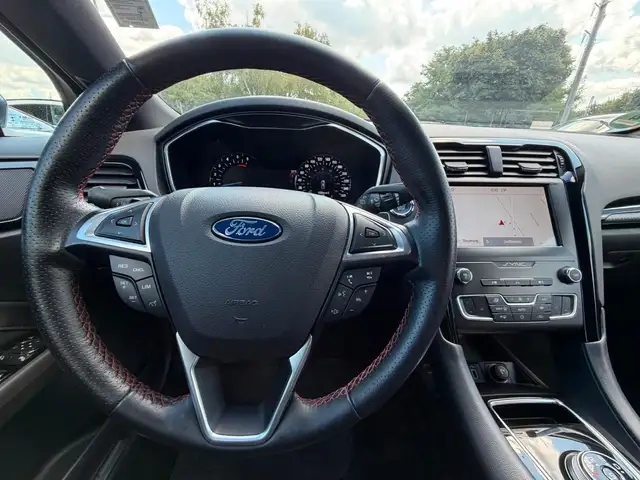 Ford Mondeo view 9