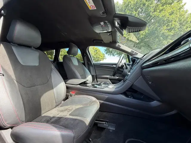 Ford Mondeo view 11