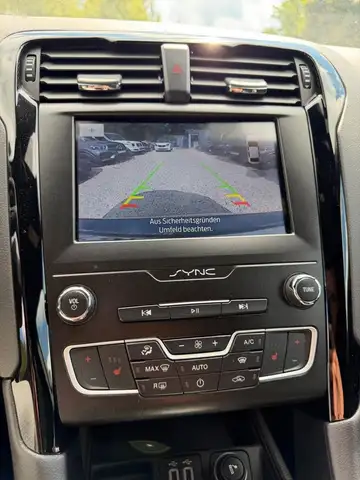 Ford Mondeo view 10