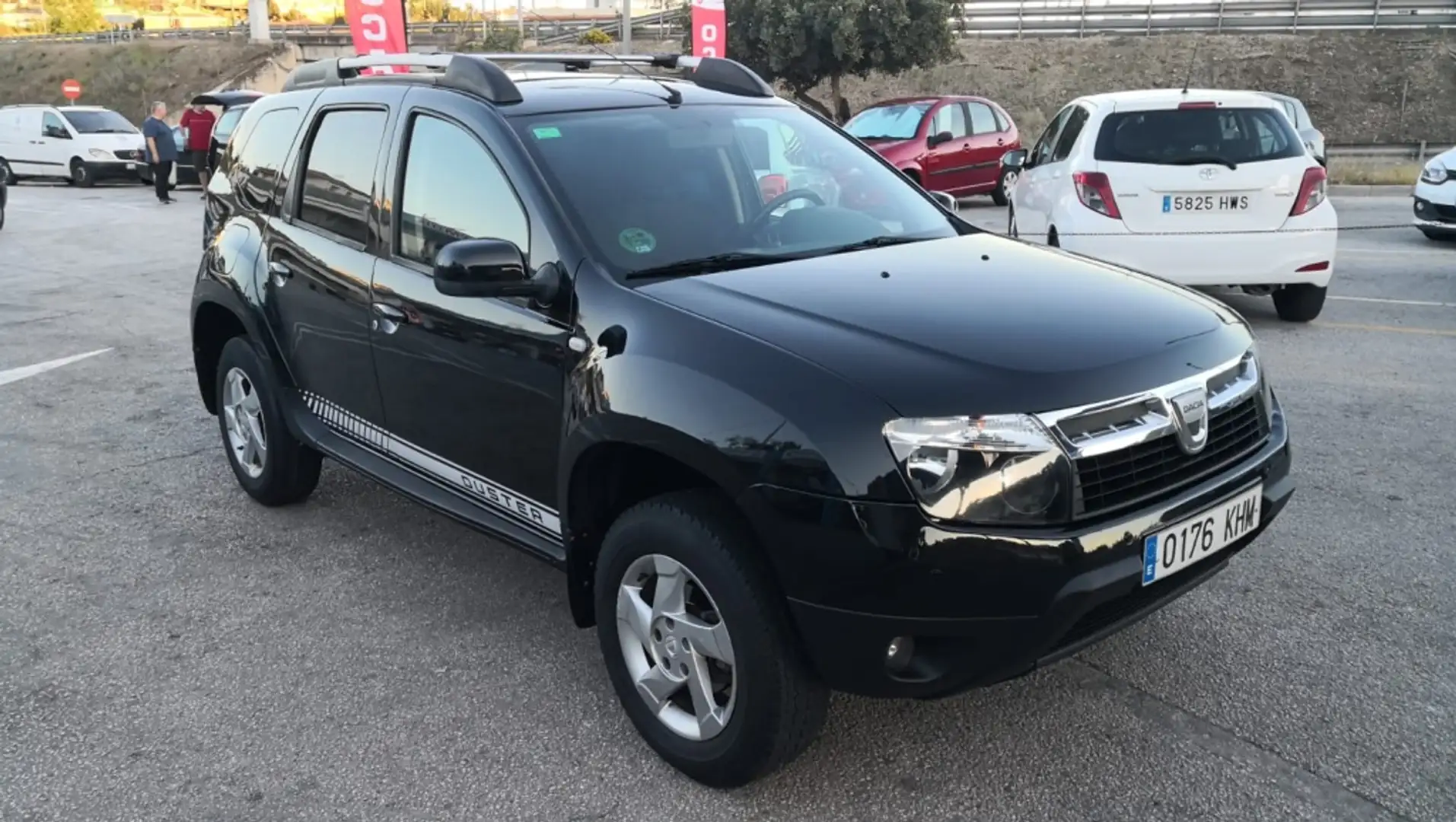 Dacia Duster 1.6 Laureate 4x4 Noir - 1