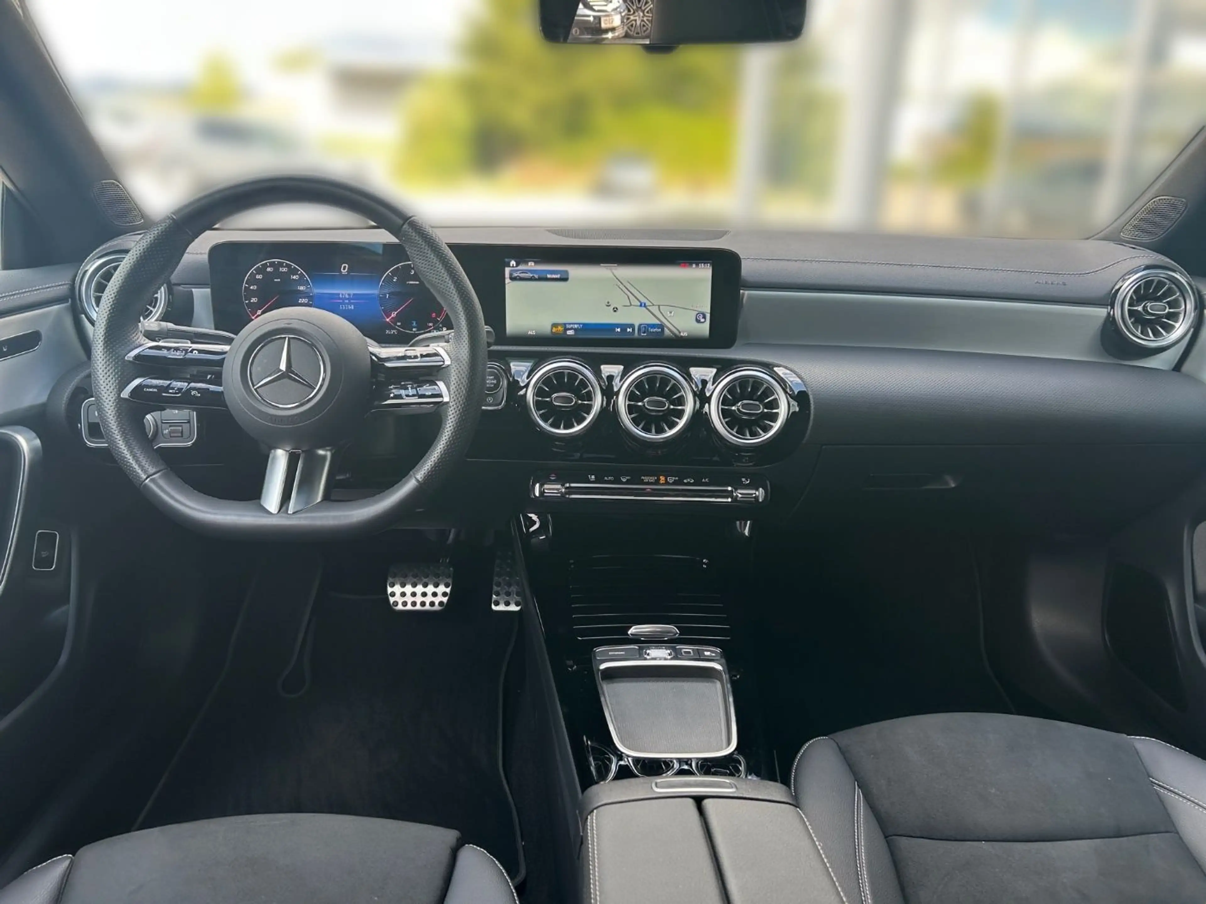 Mercedes-Benz CLA 180 d  AMG Line AMG Night MBUX Mbeam Ambi — photo 11