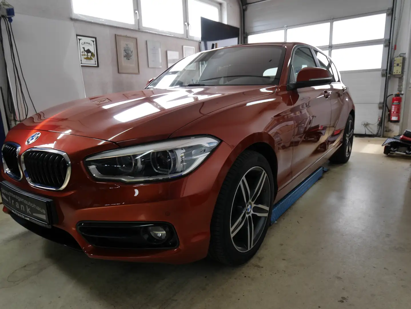 BMW 118 118i Sport Line,AHK,Schiebedach,incl.1J.GARANTIE Orange - 1