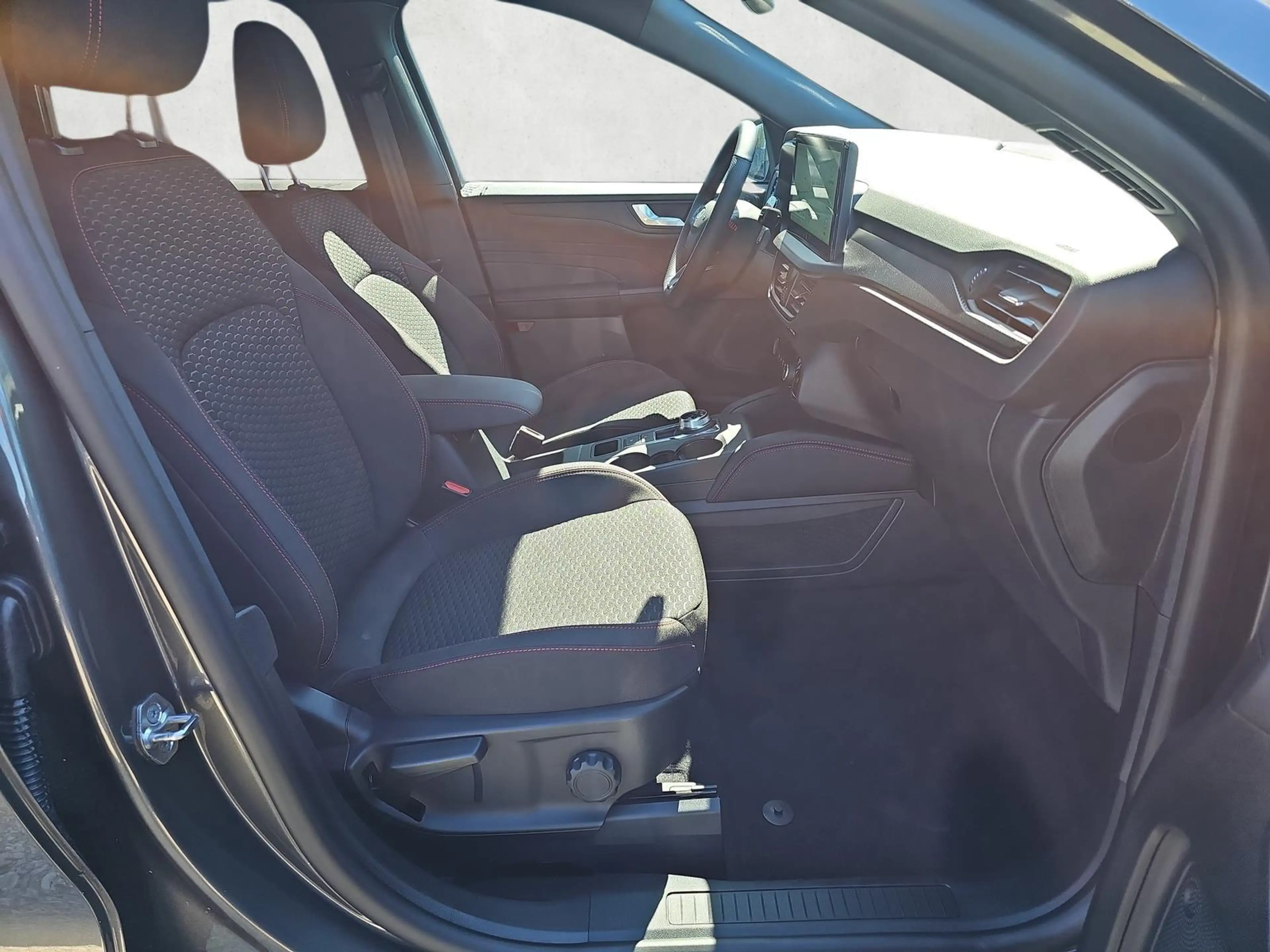 Ford Kuga ST-Line 1.5 EB Autom. ST Line 5J.Gar AHK schwen... — photo 10