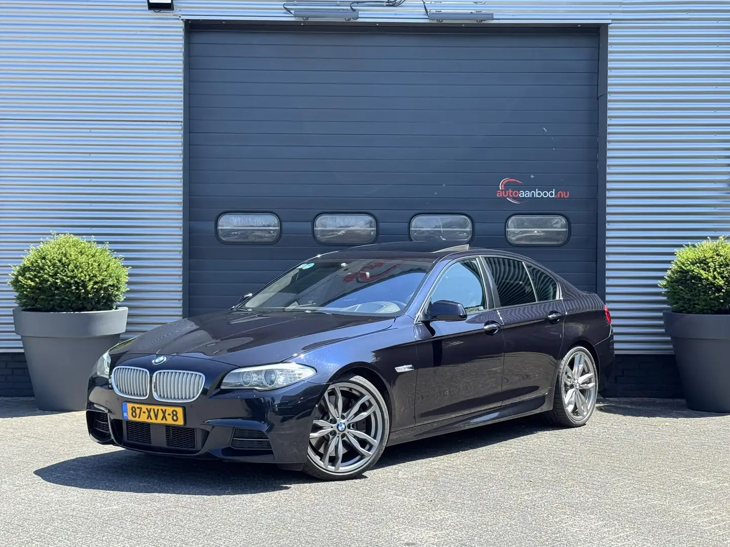 BMW M550 5-serie M550xd | Panoramadak | 360* Camera | Softc Чорний - 1