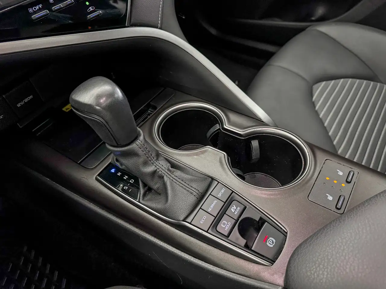 Toyota Camry снимка Toyota Camry