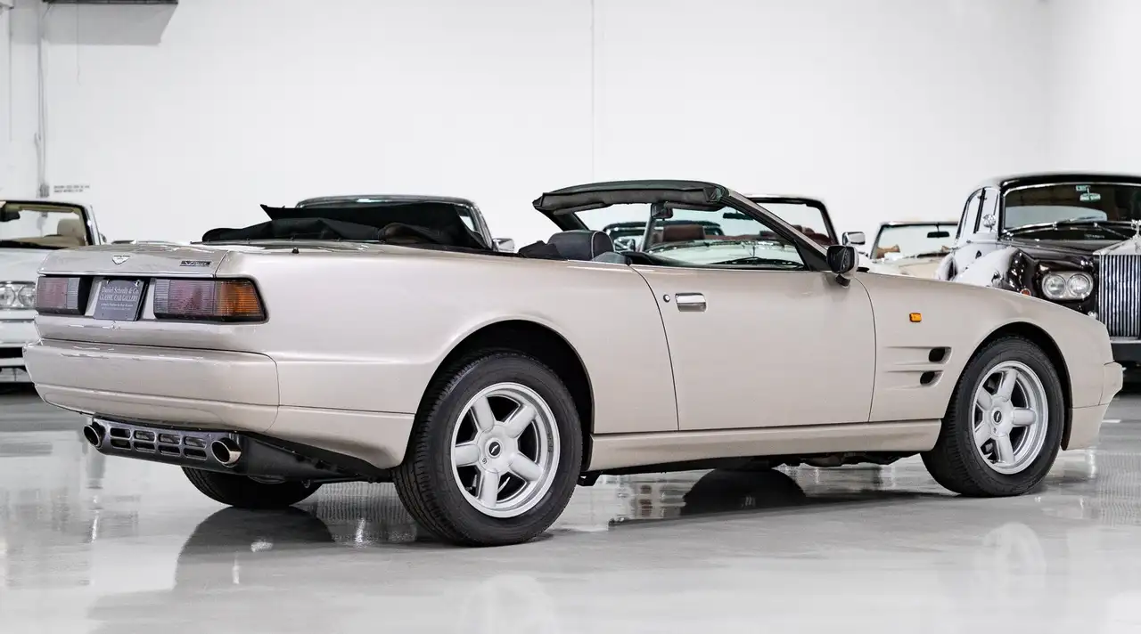 Aston Martin Virage VOLANTE Convertible, foto 8