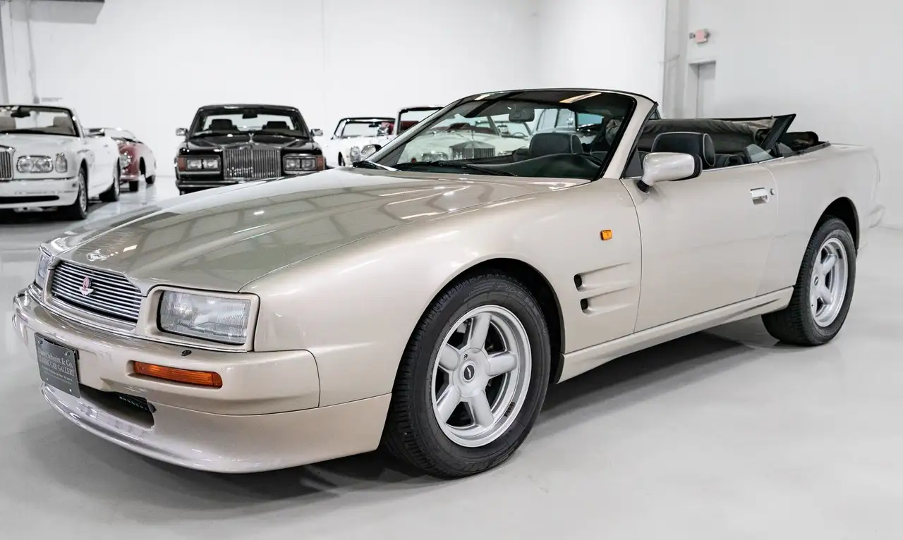 Aston Martin Virage VOLANTE Convertible, foto 4
