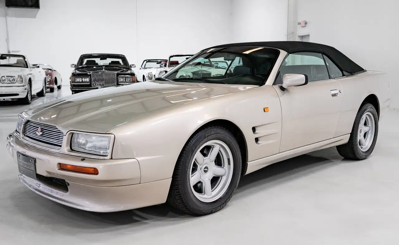 Aston Martin Virage VOLANTE Convertible, foto 5