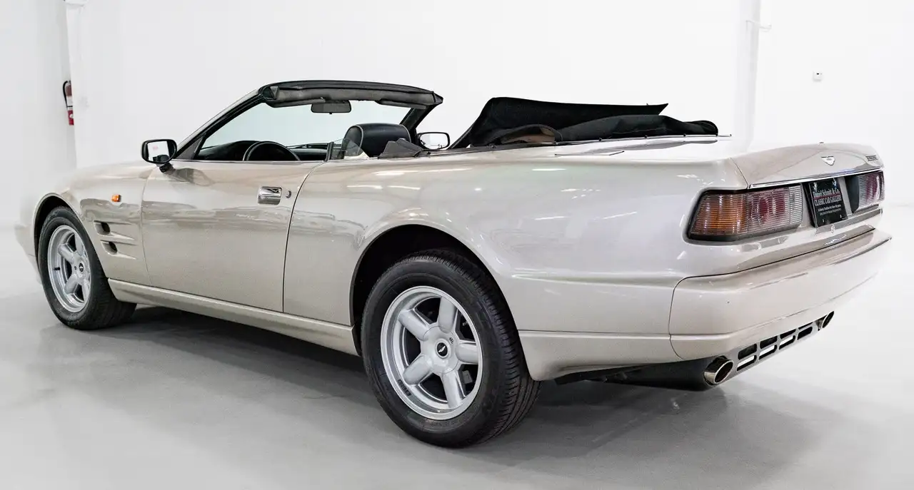 Aston Martin Virage VOLANTE Convertible, foto 11