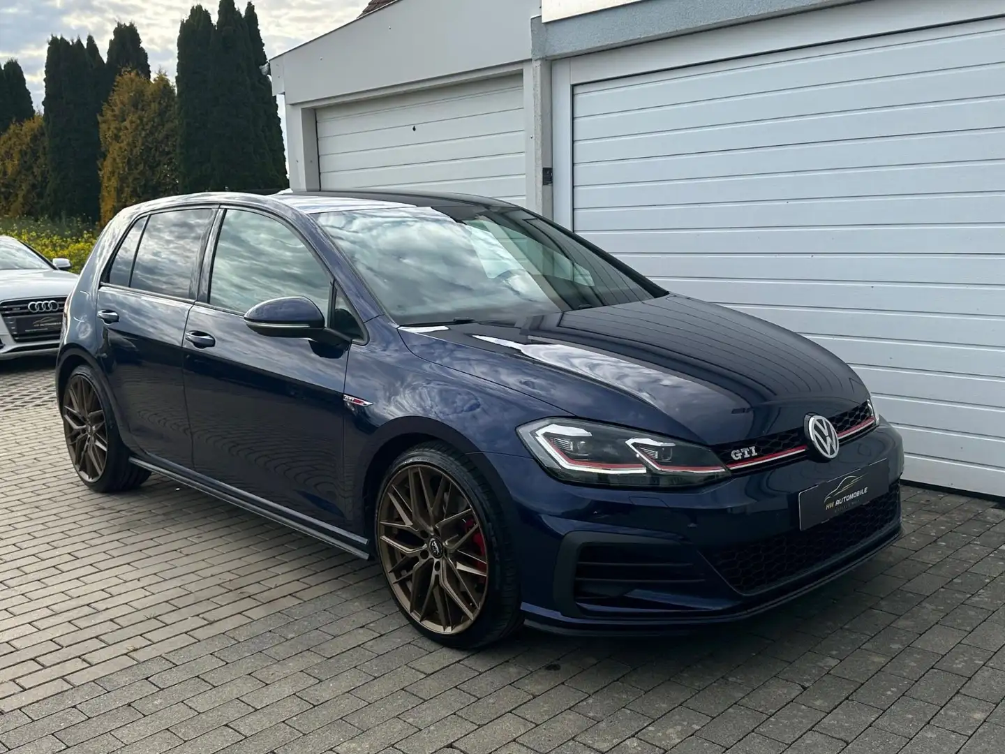 Volkswagen Golf VII 7.5 GTI *Navi*Keyless*LED*AHK*ACC* Bleu - 2