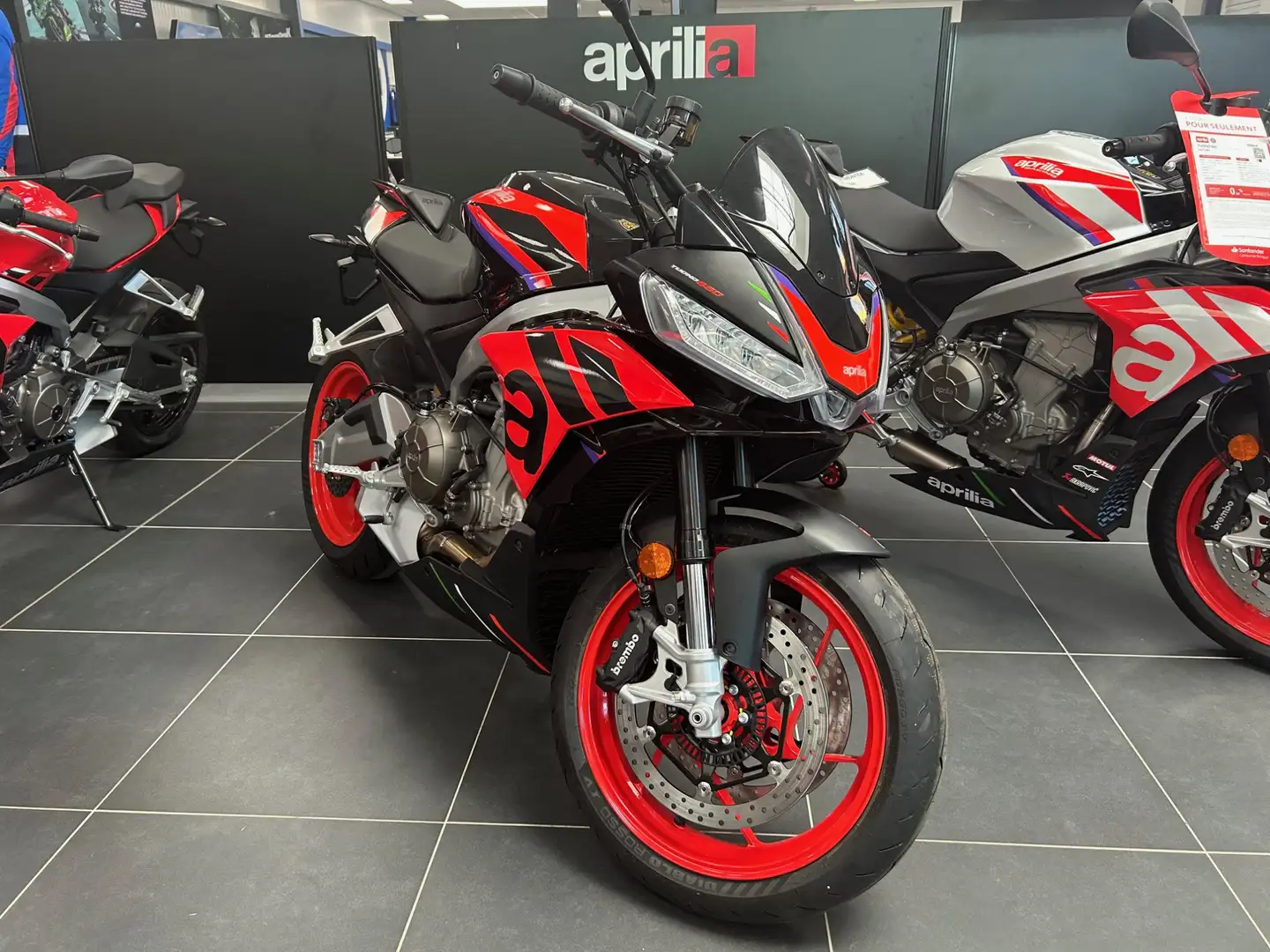 Aprilia Tuono Noir - 2