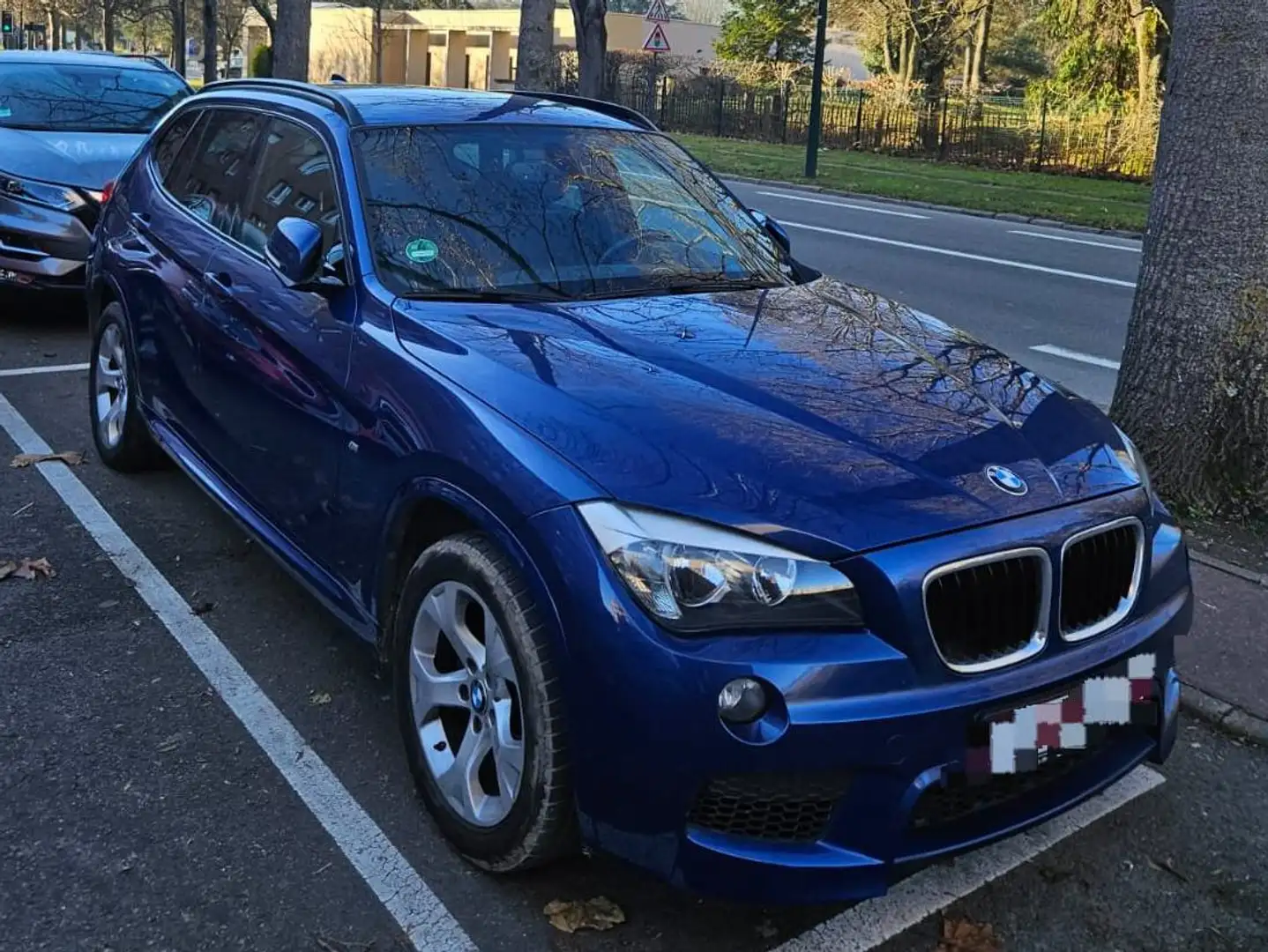 BMW X1 sDrive 16d 116 ch Business A Bleu - 1