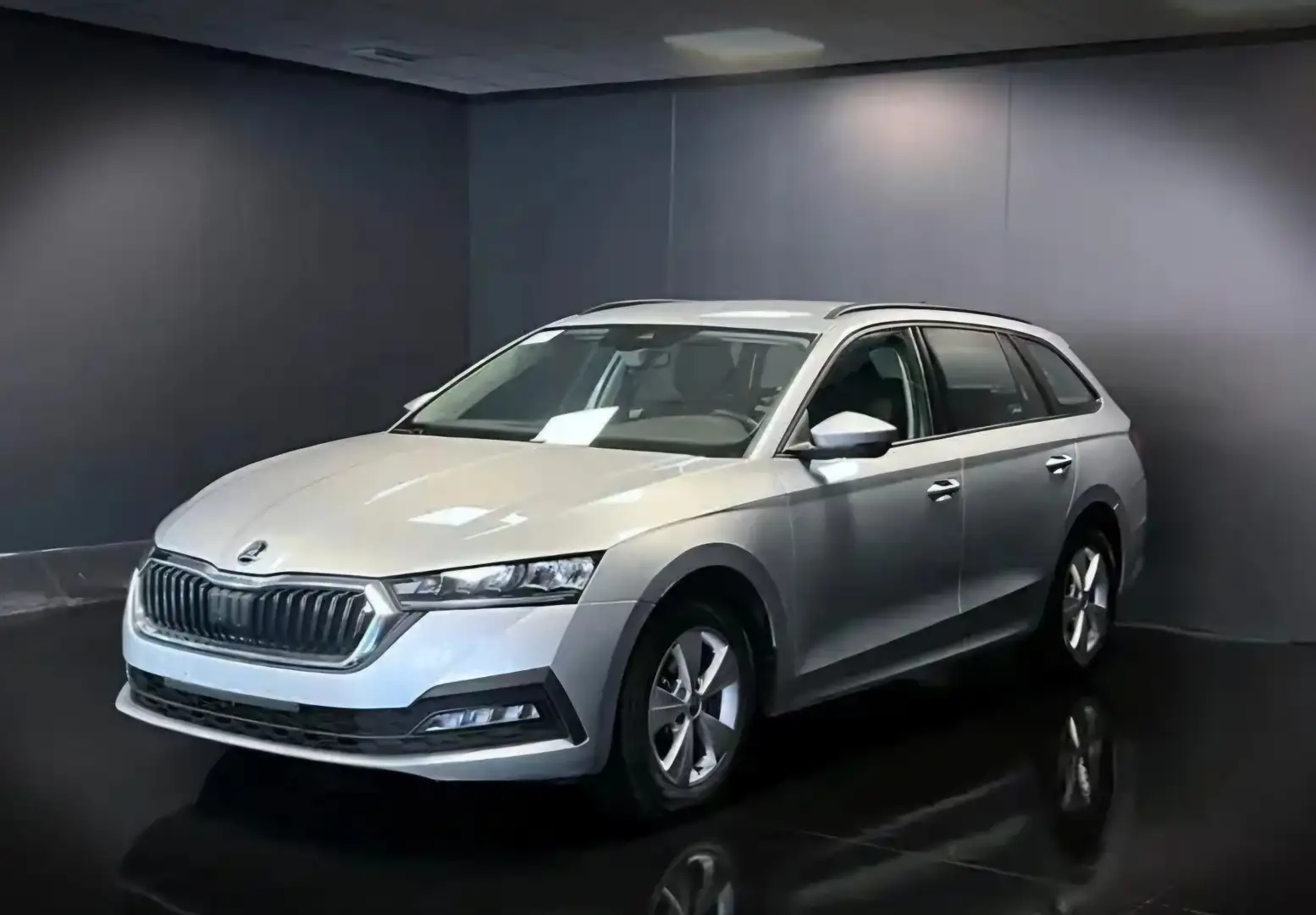Skoda Octavia 1.5 g-tec Executive 130cv dsg Plateado - 1