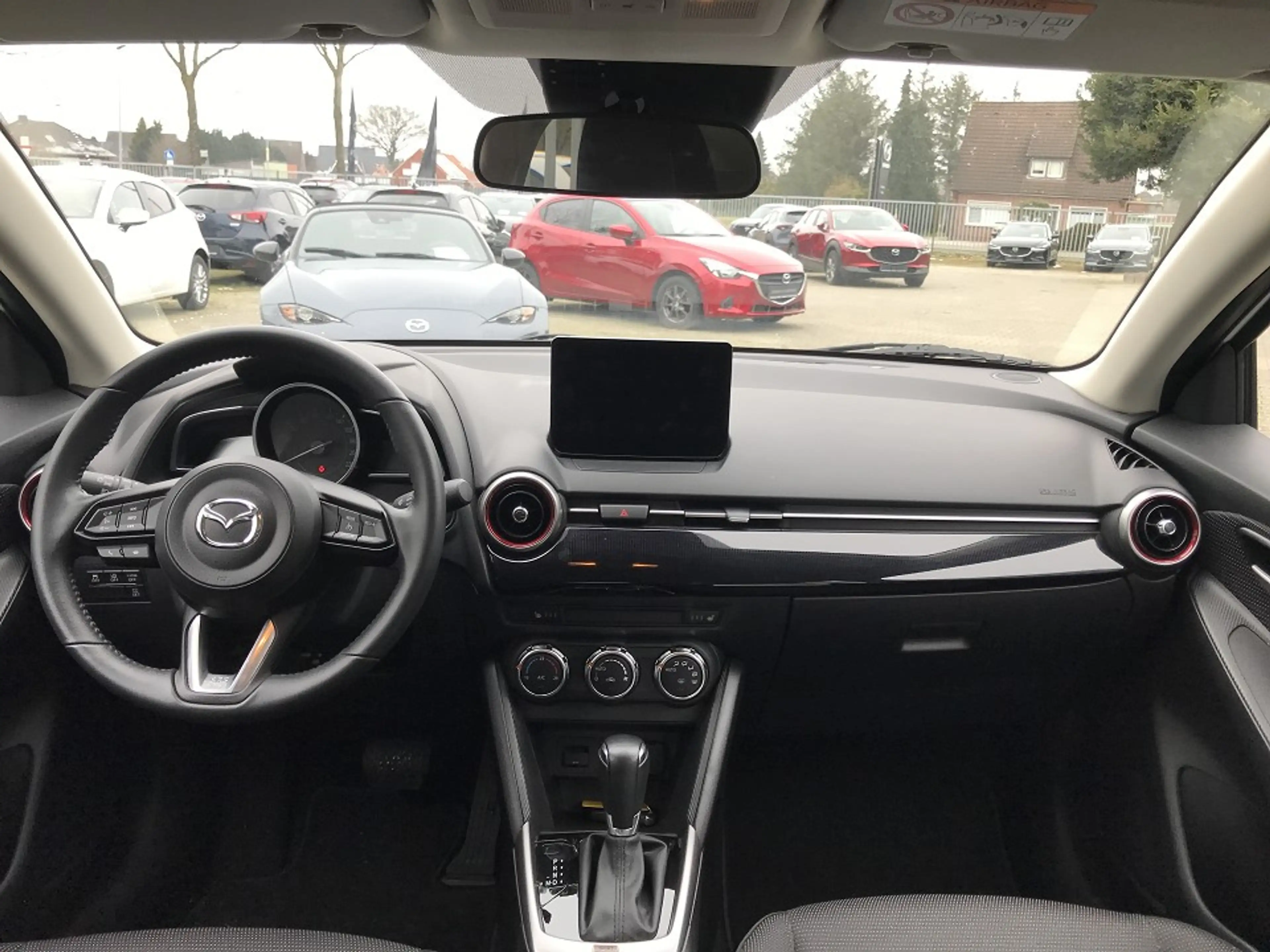 Mazda 2 SKYACTIV-G90 Homura, AUTOMATIK, NAVI, R.Kamera, — photo 12