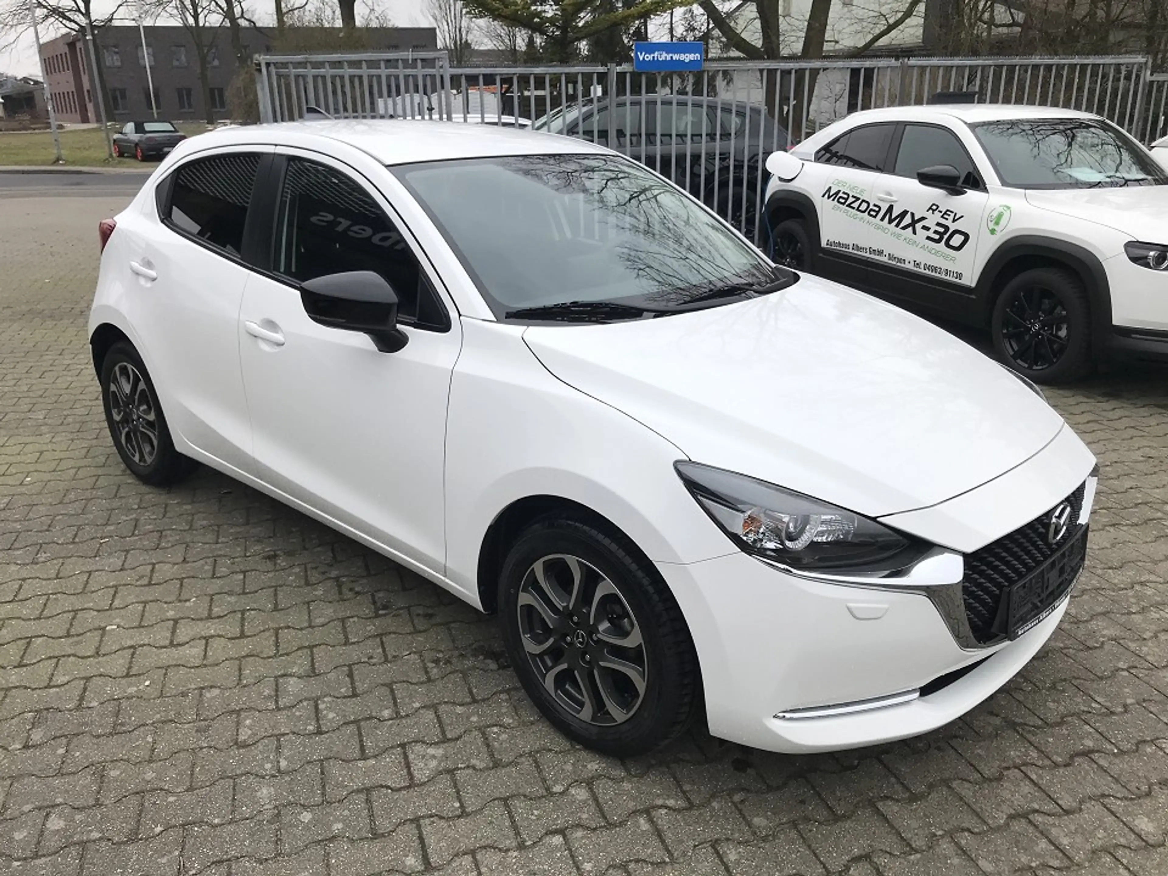 Mazda 2 SKYACTIV-G90 Homura, AUTOMATIK, NAVI, R.Kamera, — photo 14