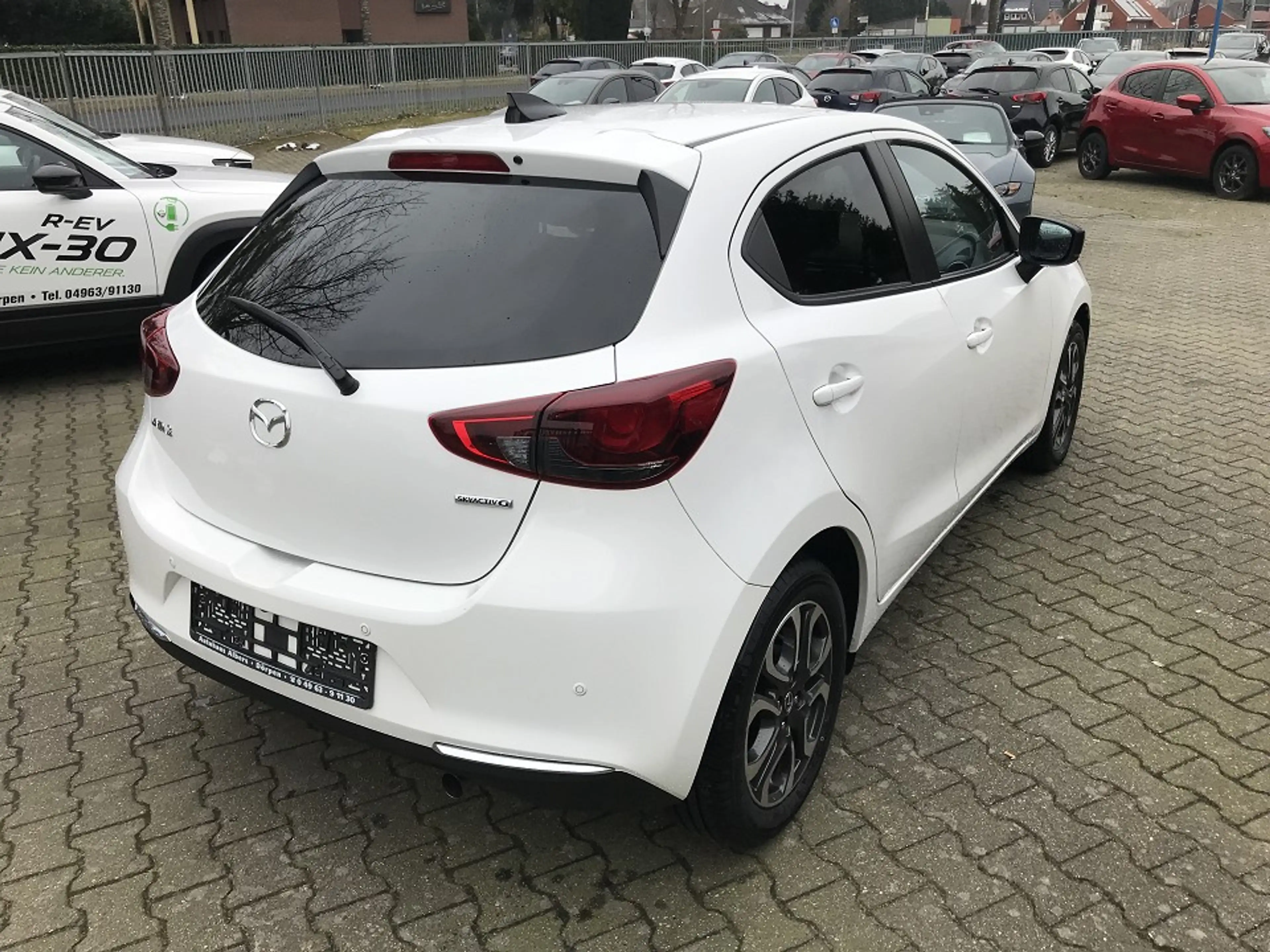 Mazda 2 SKYACTIV-G90 Homura, AUTOMATIK, NAVI, R.Kamera, — photo 10