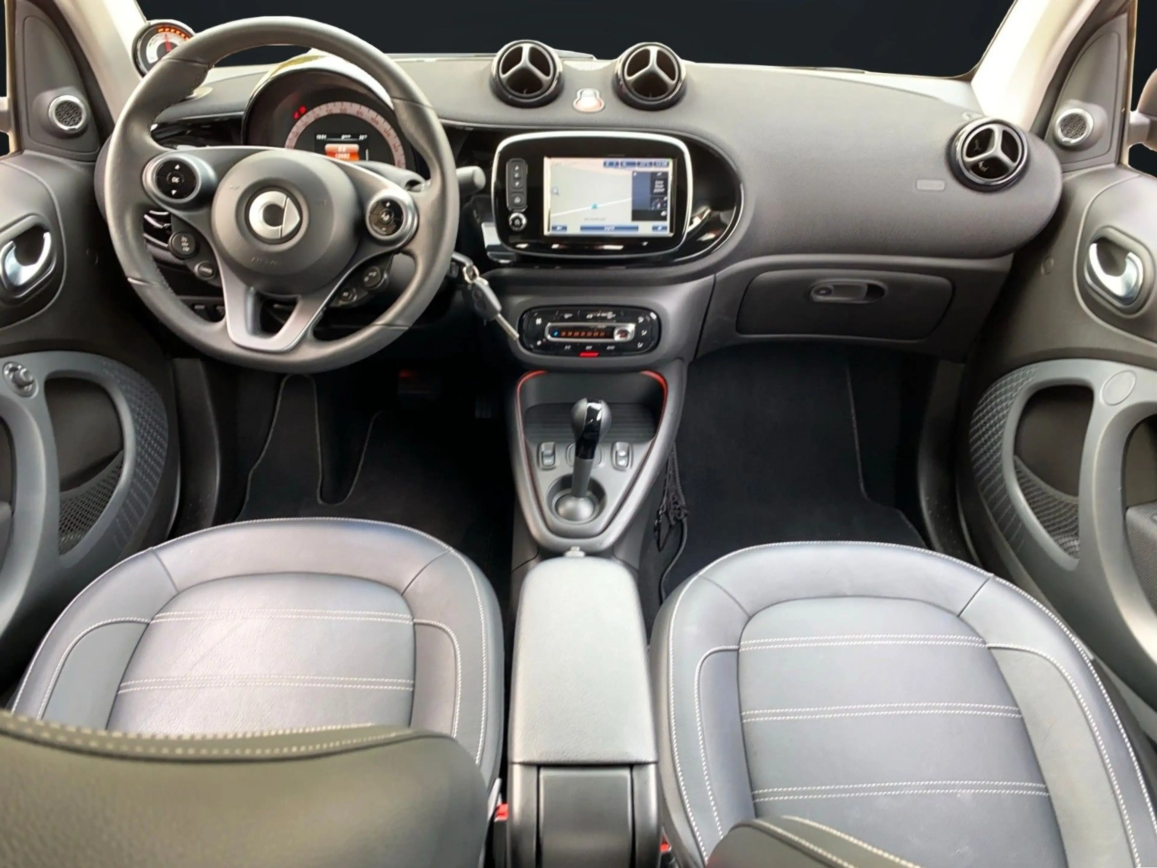 smart forTwo EQ CABRIO PRIME NAVI-KAMERA-LEDER-JBL-LED — photo 10