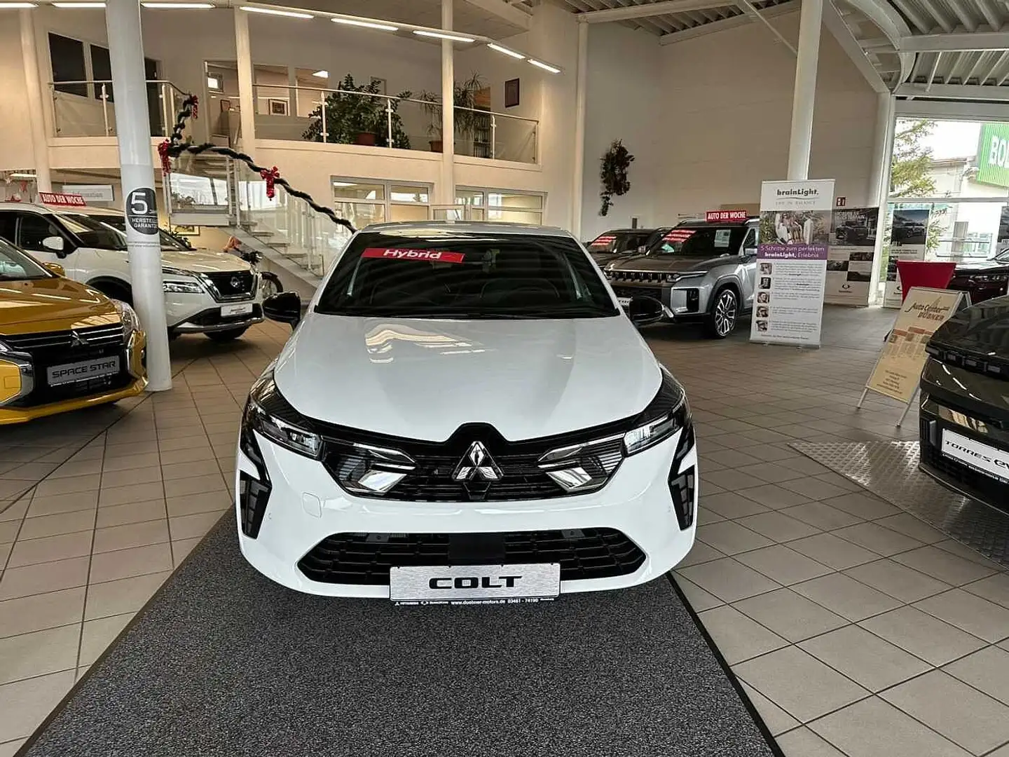 Mitsubishi Colt 1.6 Select  Hybrid Bílá - 2