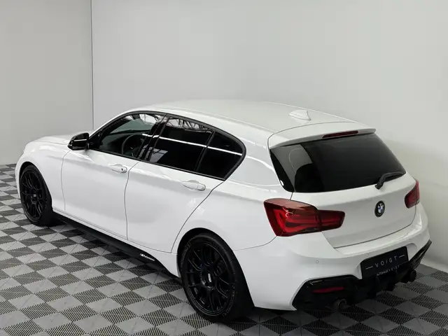 BMW 1 Series view 3