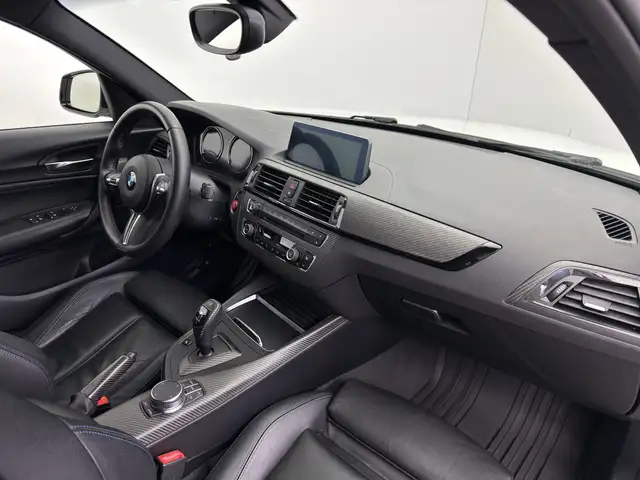 BMW 1 Series view 13