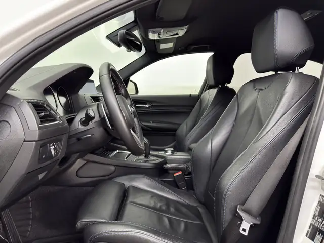 BMW 1 Series view 8