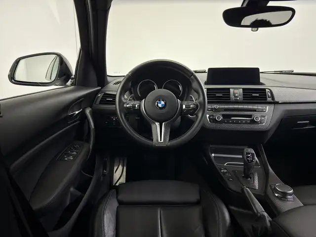 BMW 1 Series view 11