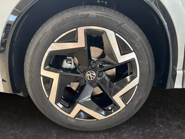 Volkswagen Tiguan view 15