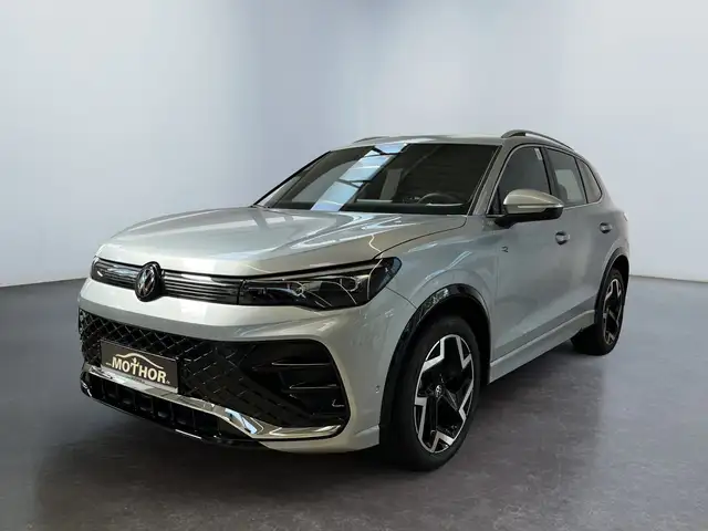 Volkswagen Tiguan view 2
