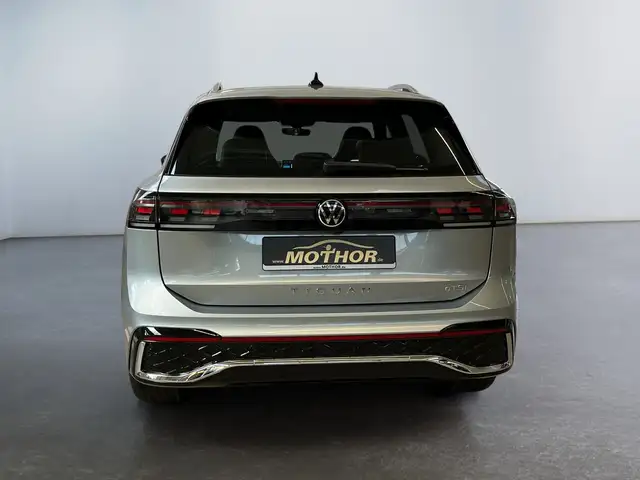 Volkswagen Tiguan view 5