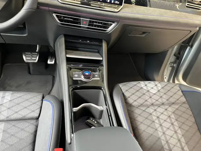Volkswagen Tiguan view 9