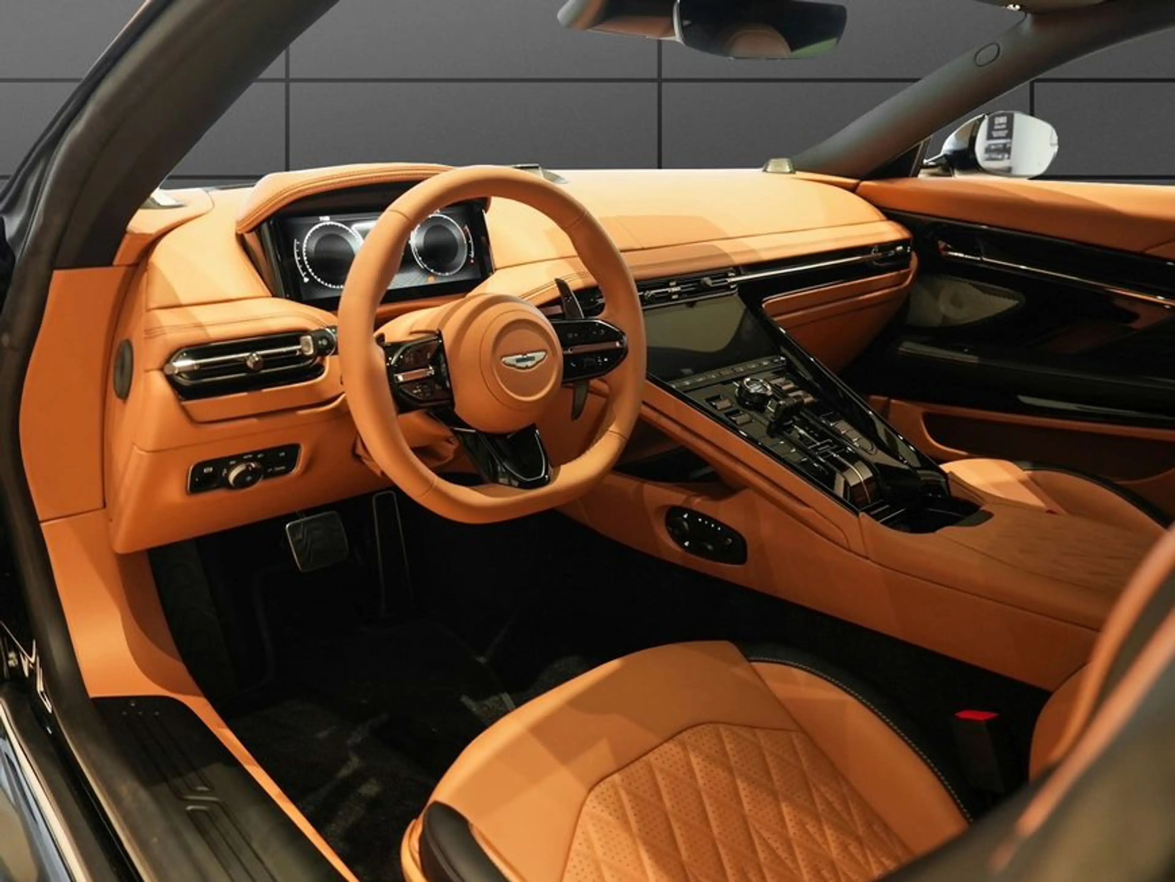 Aston Martin DB12 Coupe — photo 3
