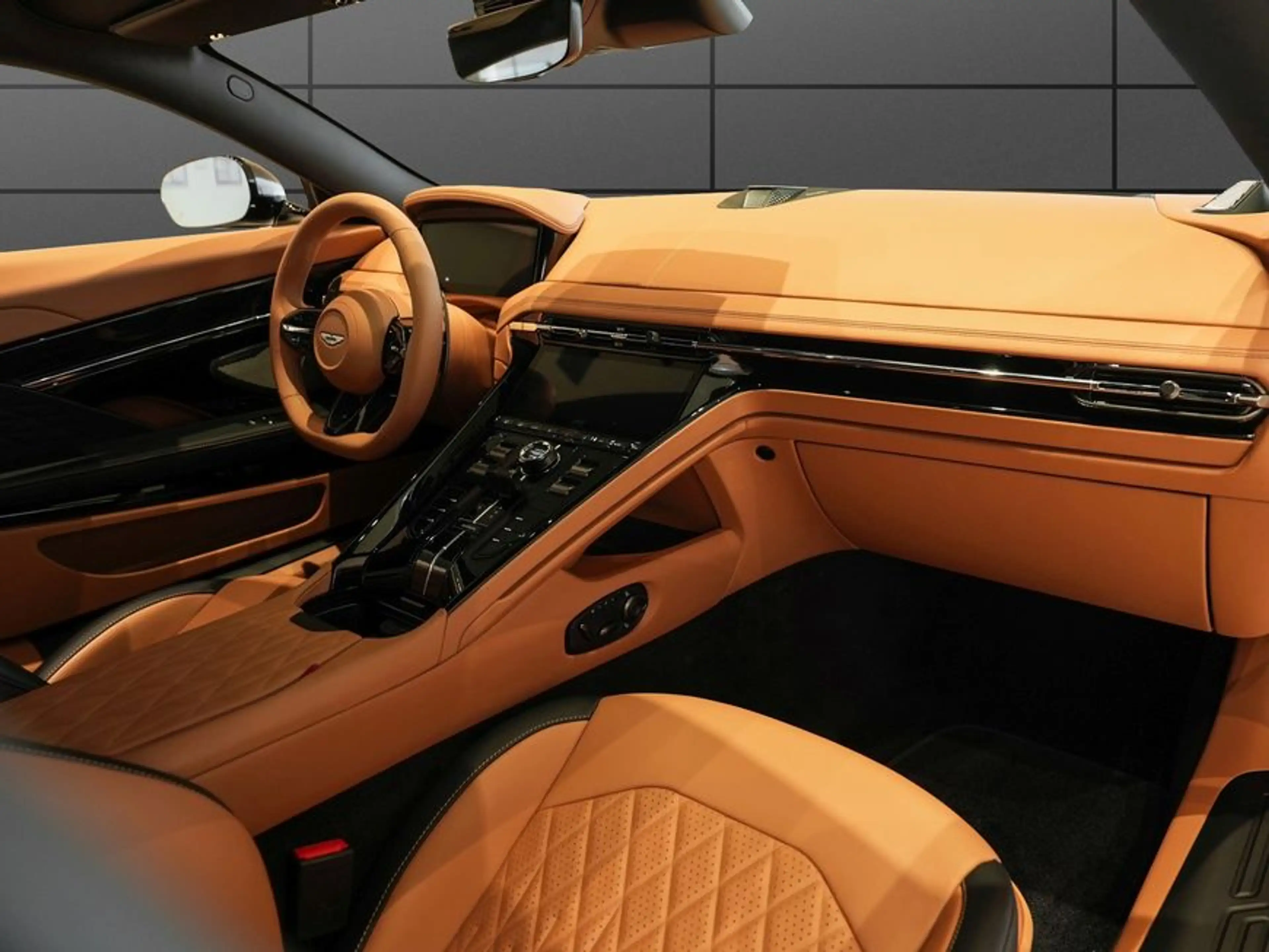 Aston Martin DB12 Coupe — photo 10