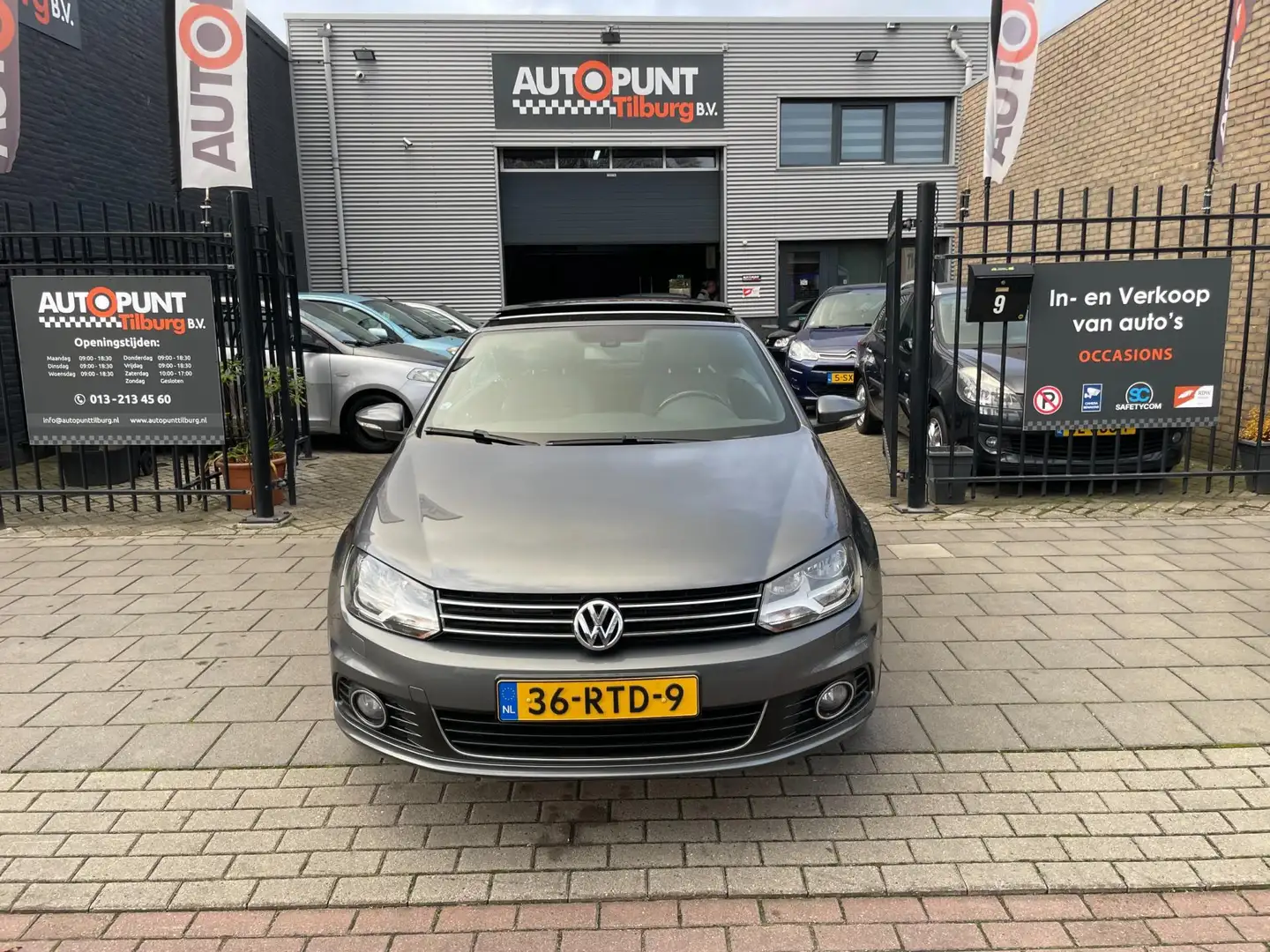 Volkswagen Eos 1.4 TSI Highline 2e Eigenaar! Trekhaak Airco NAP A Grijs - 2