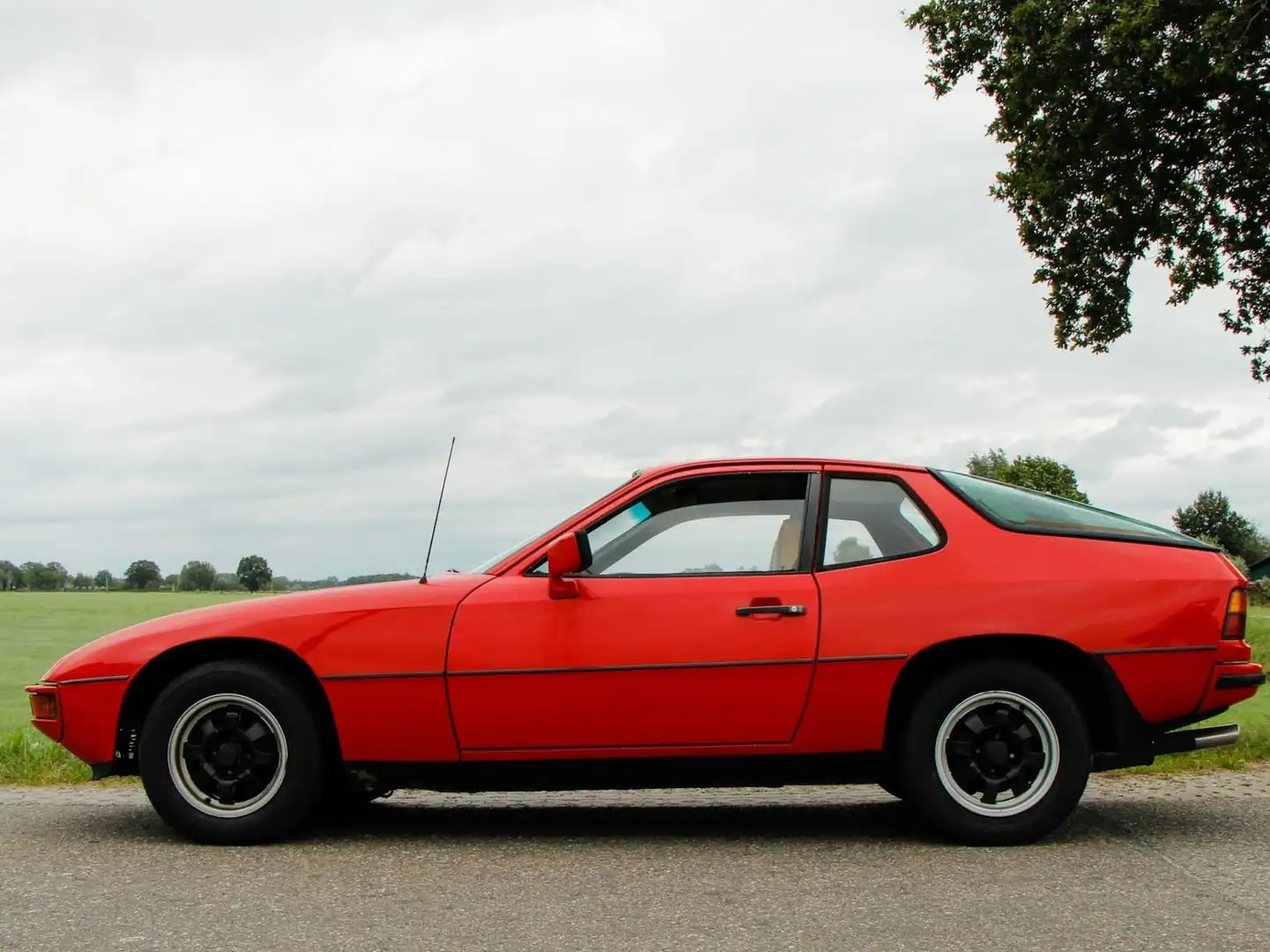 Porsche 924 924 2.0 Coupé Supercharged Roşu - 1