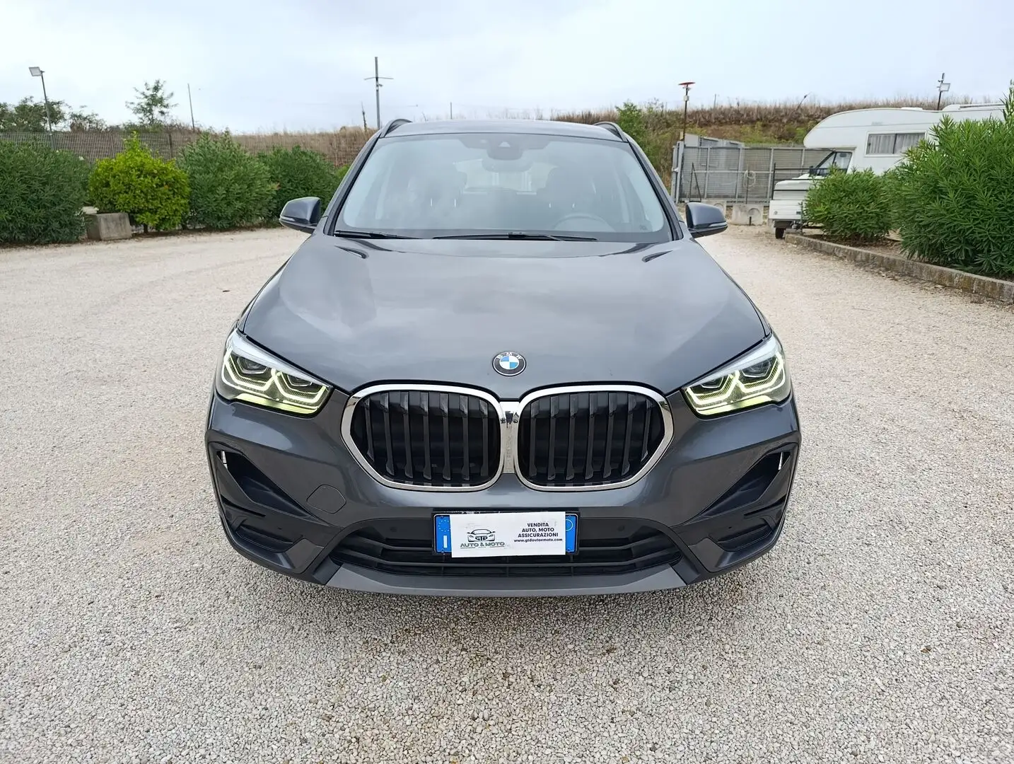 BMW X1 Sdrive18d Advantage auto Gris - 2