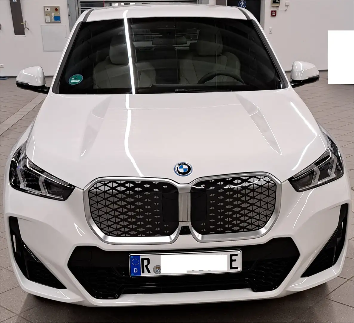 BMW iX1 iX1 eDrive20 M Sport-, Head-Up, Selbstlenksystem Weiß - 1