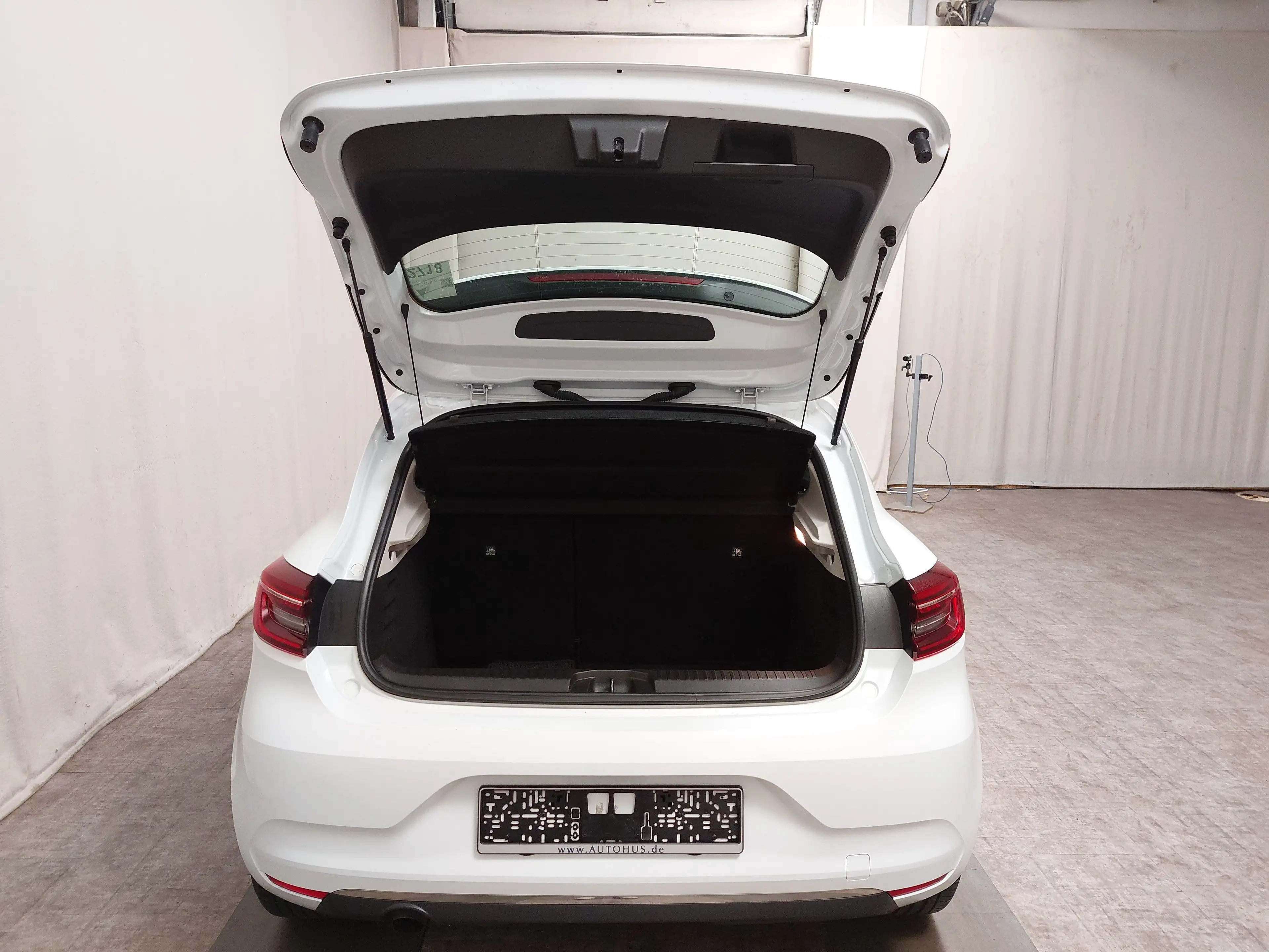 Renault Clio TCe 100 Navi LED Shz — photo 15
