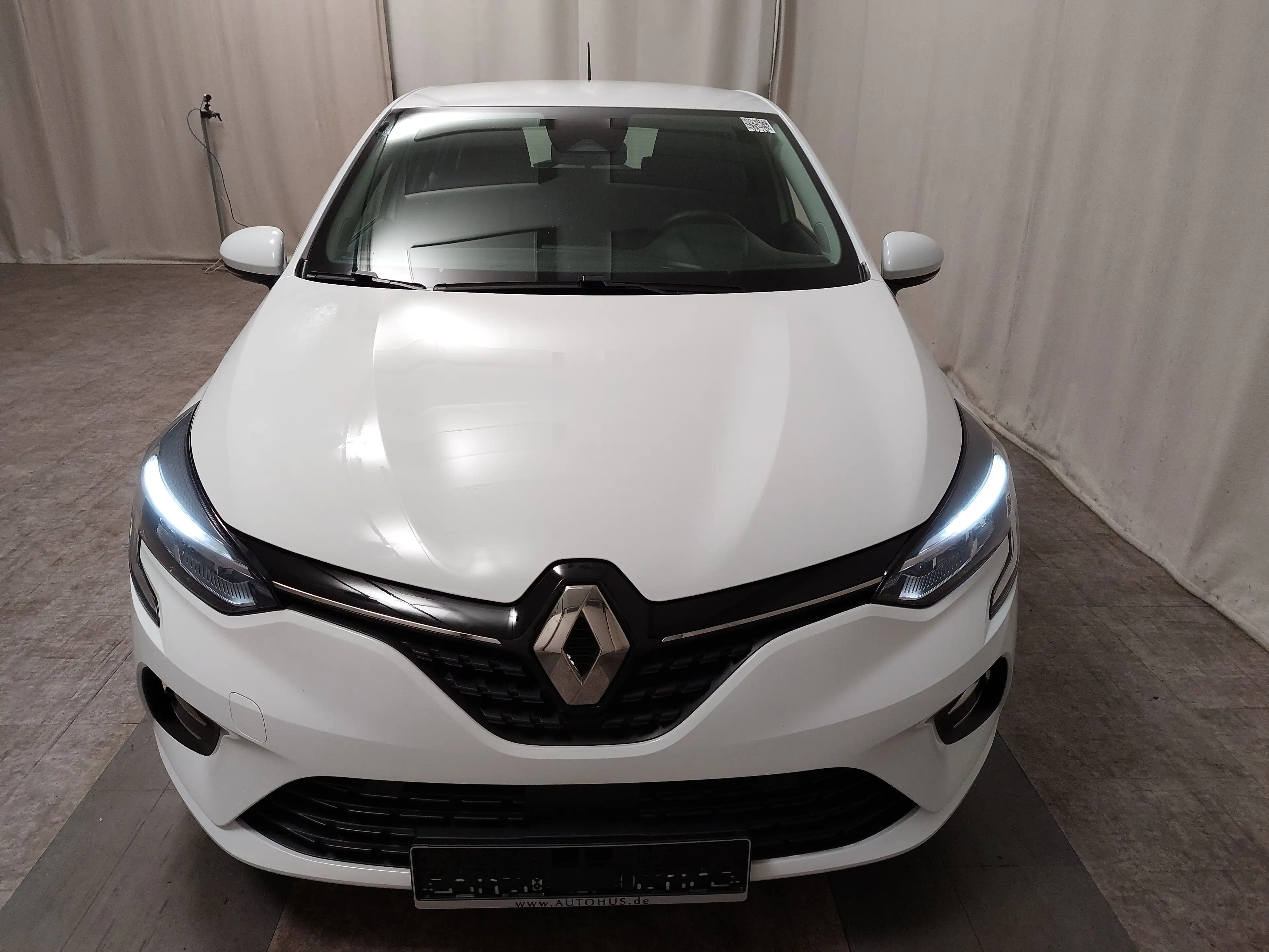 Renault Clio TCe 100 Navi LED Shz — photo 9
